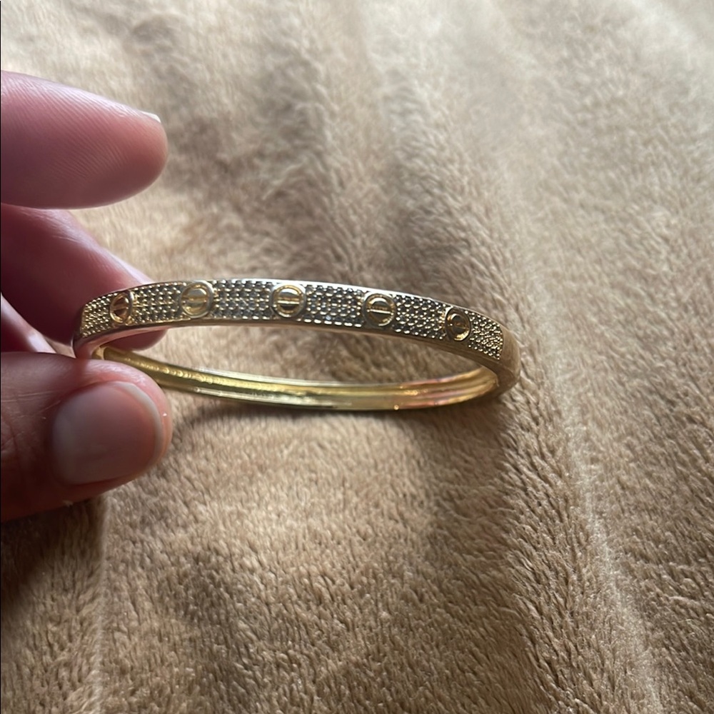 Elegant Gold Bangle Bracelet